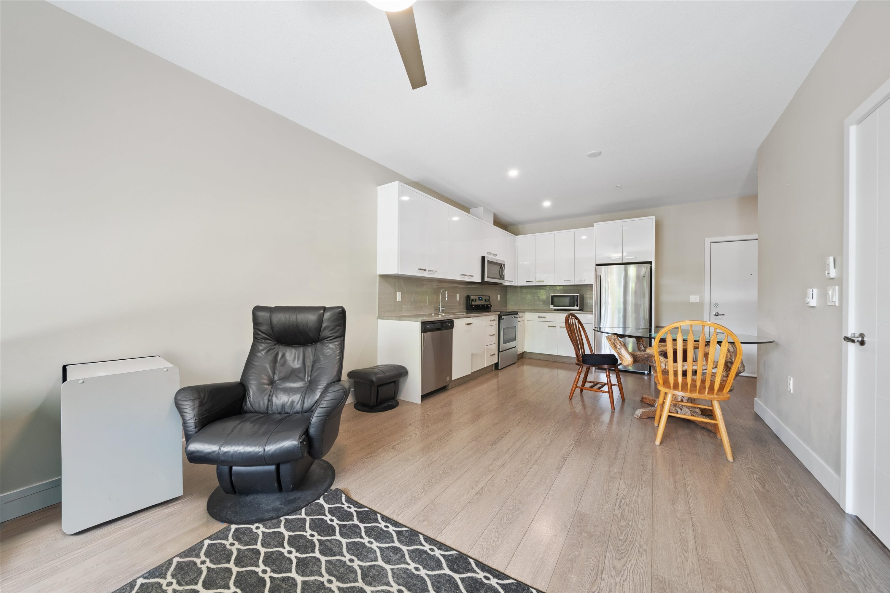 









45513


Market

Way, 111,
Chilliwack,




BC
V2R 6A5

