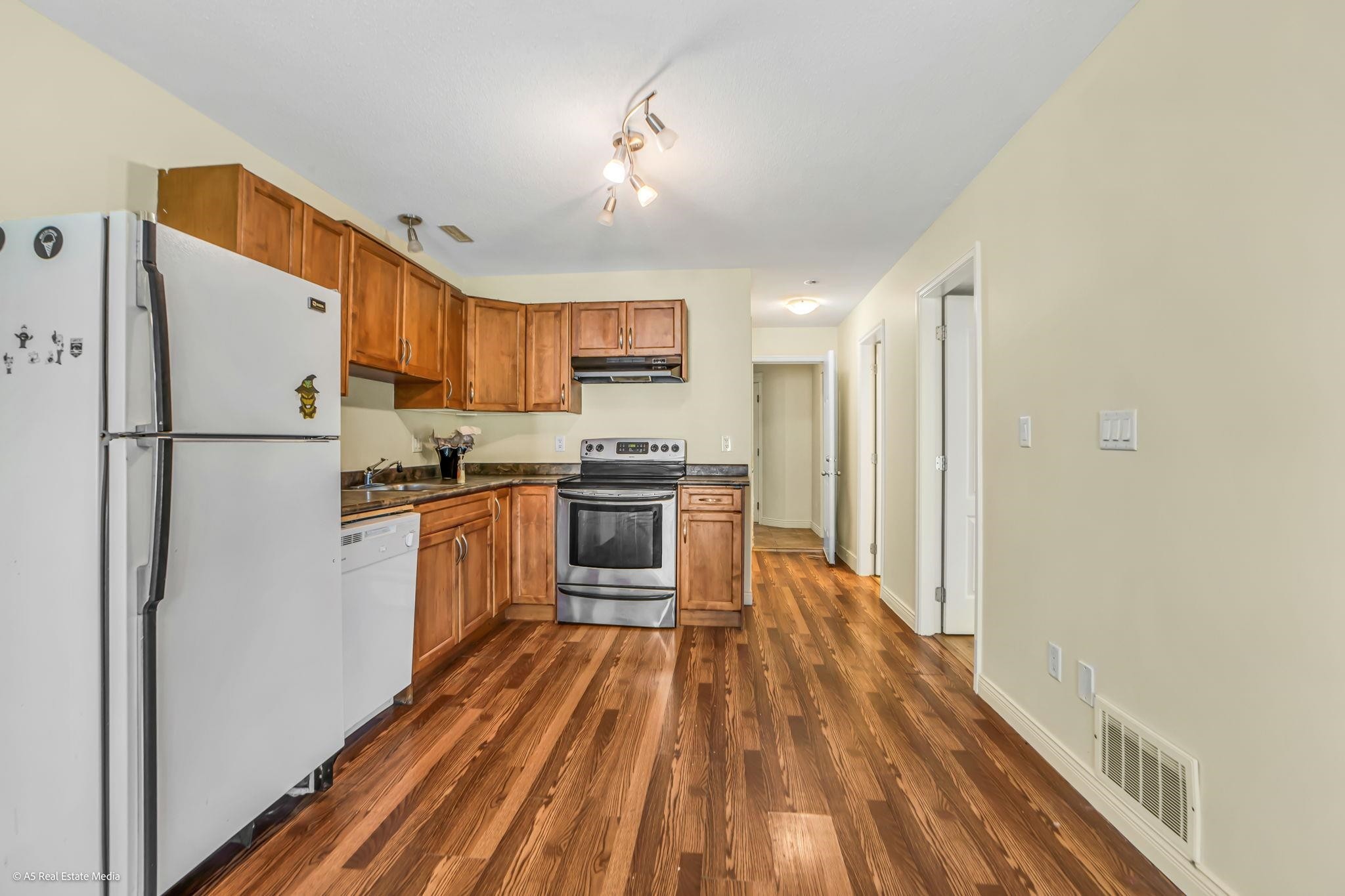 









9487


Coote

Street,
Chilliwack,




BC
V2P 6B7

