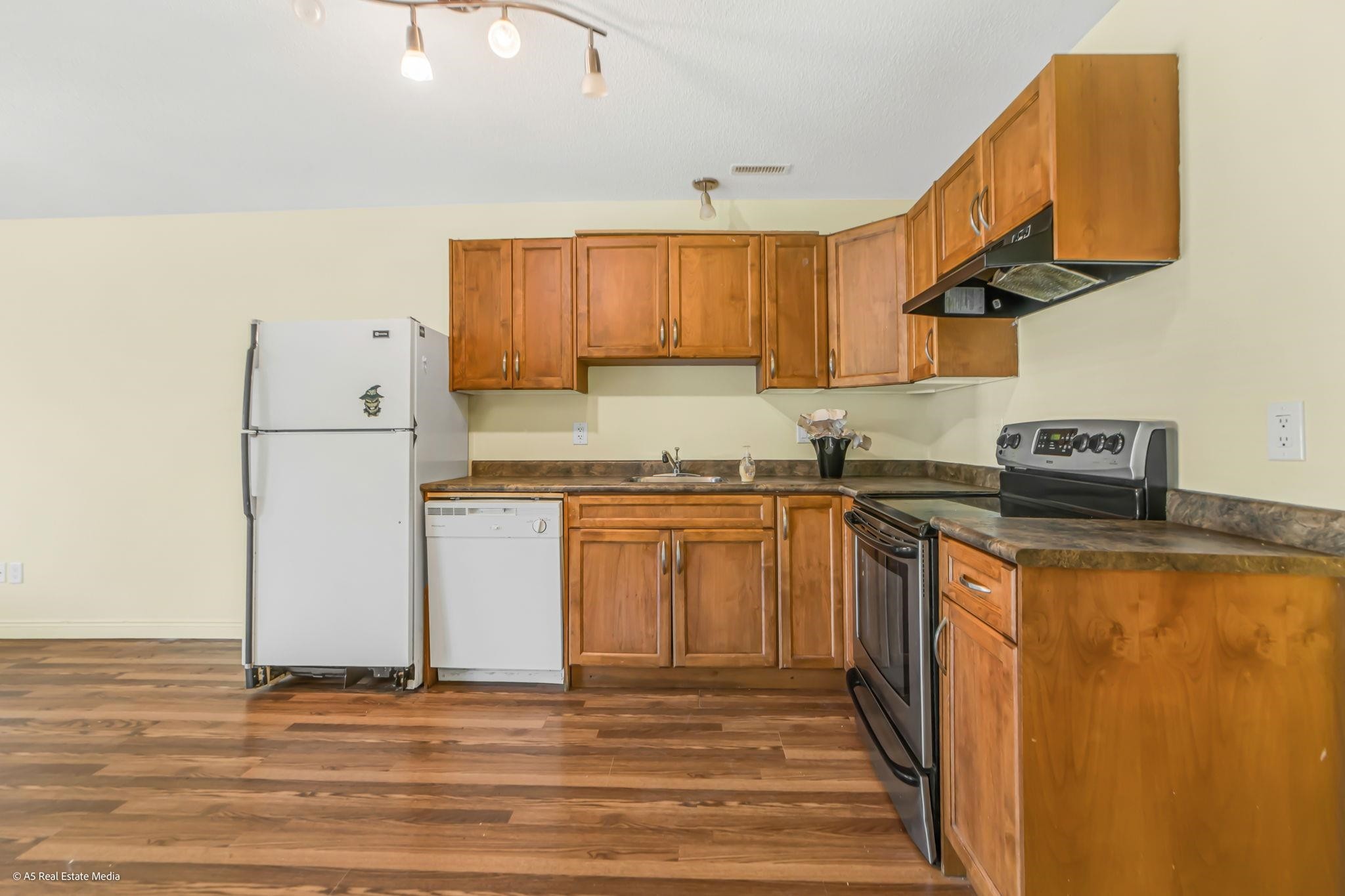 









9487


Coote

Street,
Chilliwack,




BC
V2P 6B7

