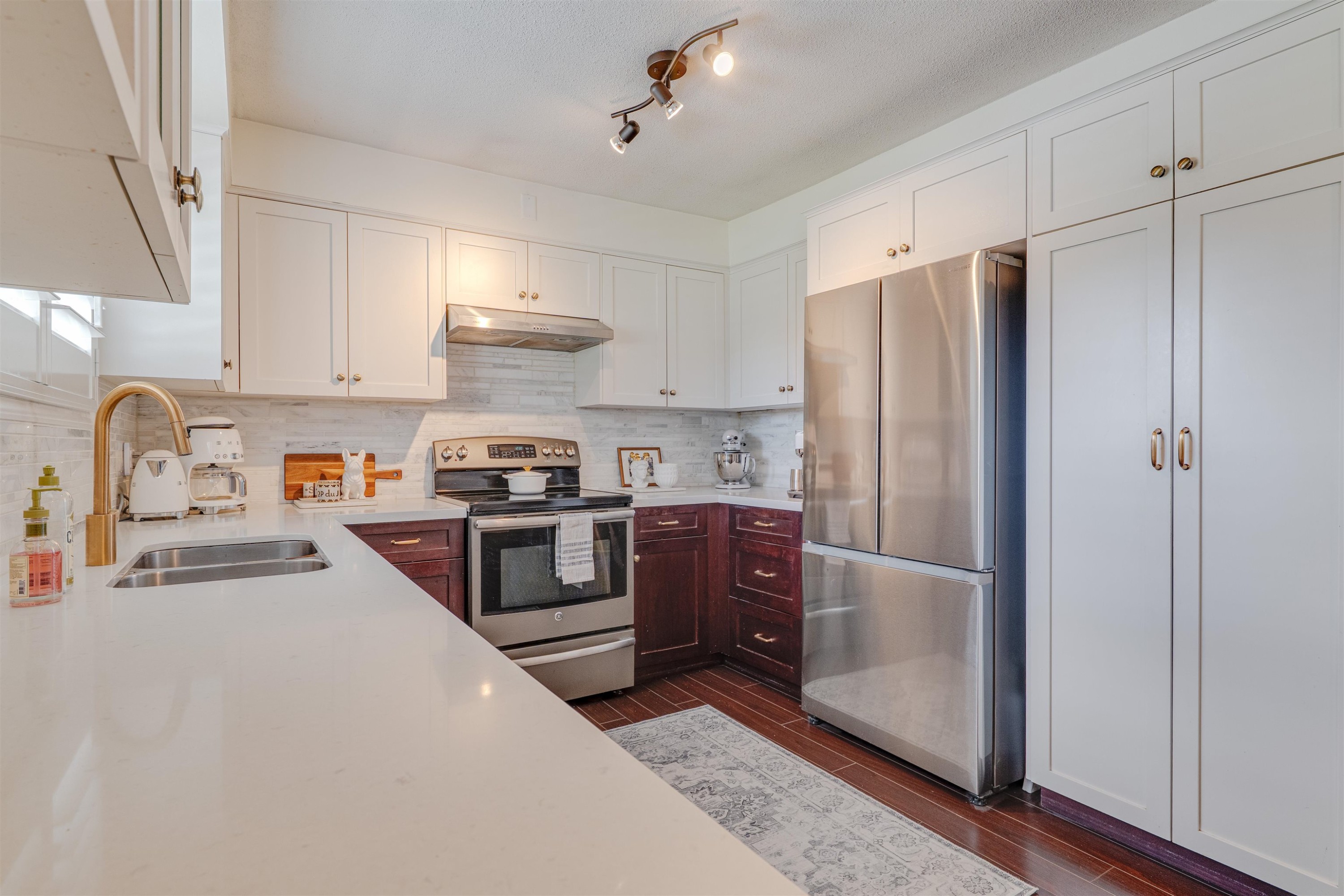 









7135


Sumas Prairie

Road,
Sardis - Greendale,




BC
V2R 4K1

