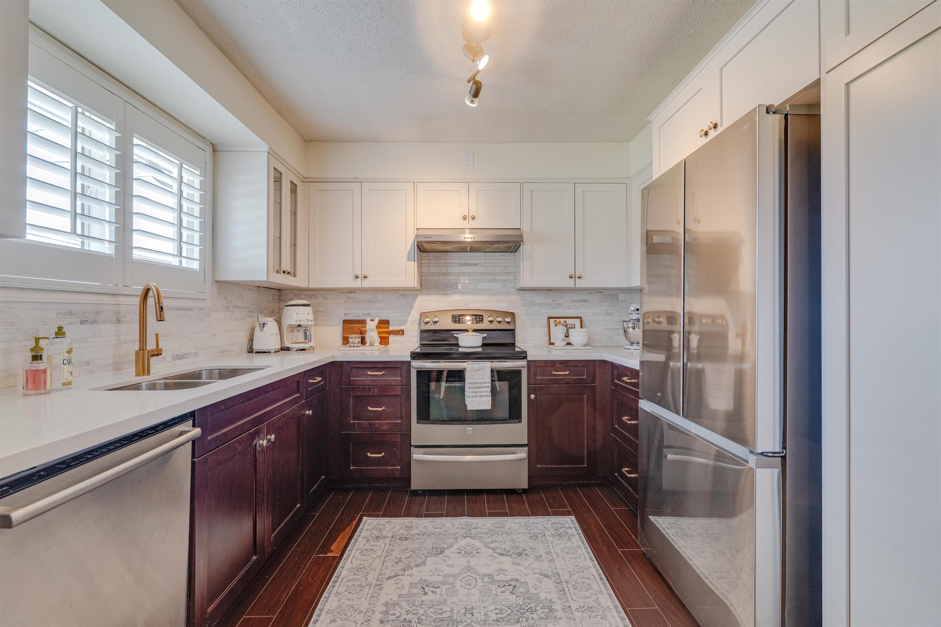 









7135


Sumas Prairie

Road,
Sardis - Greendale,




BC
V2R 4K1

