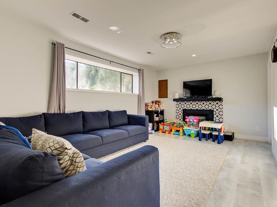 









34965


High

Drive,
Abbotsford,




BC
V2S 2X7

