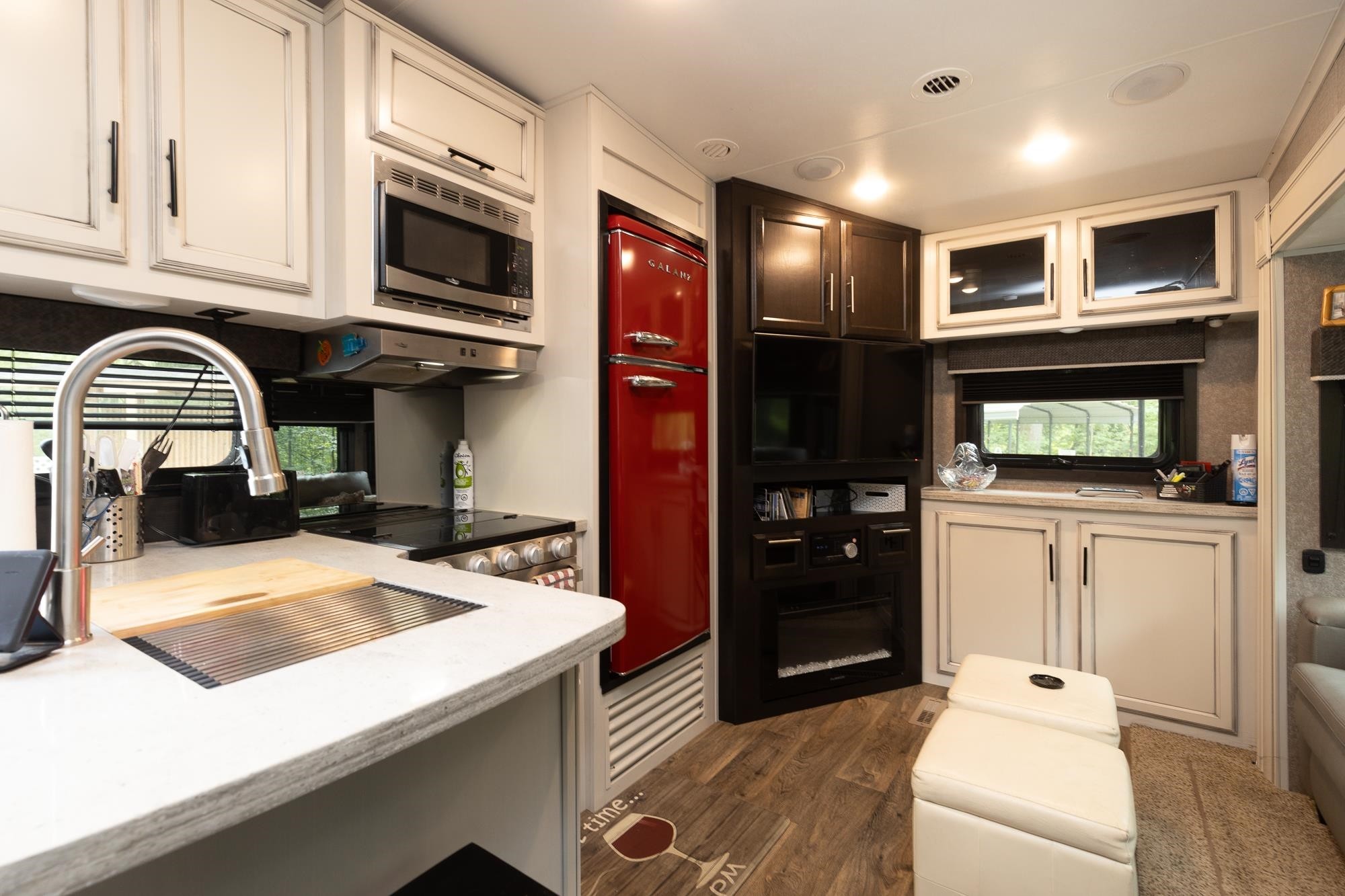 









36111


Ridgeview

Road,
Mission,




BC
V2V 4J1

