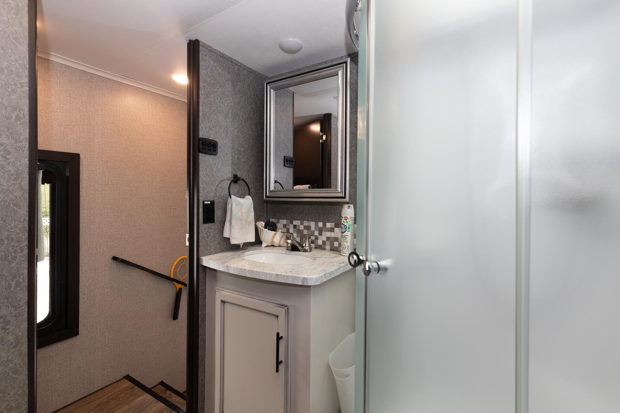 









36111


Ridgeview

Road,
Mission,




BC
V2V 4J1

