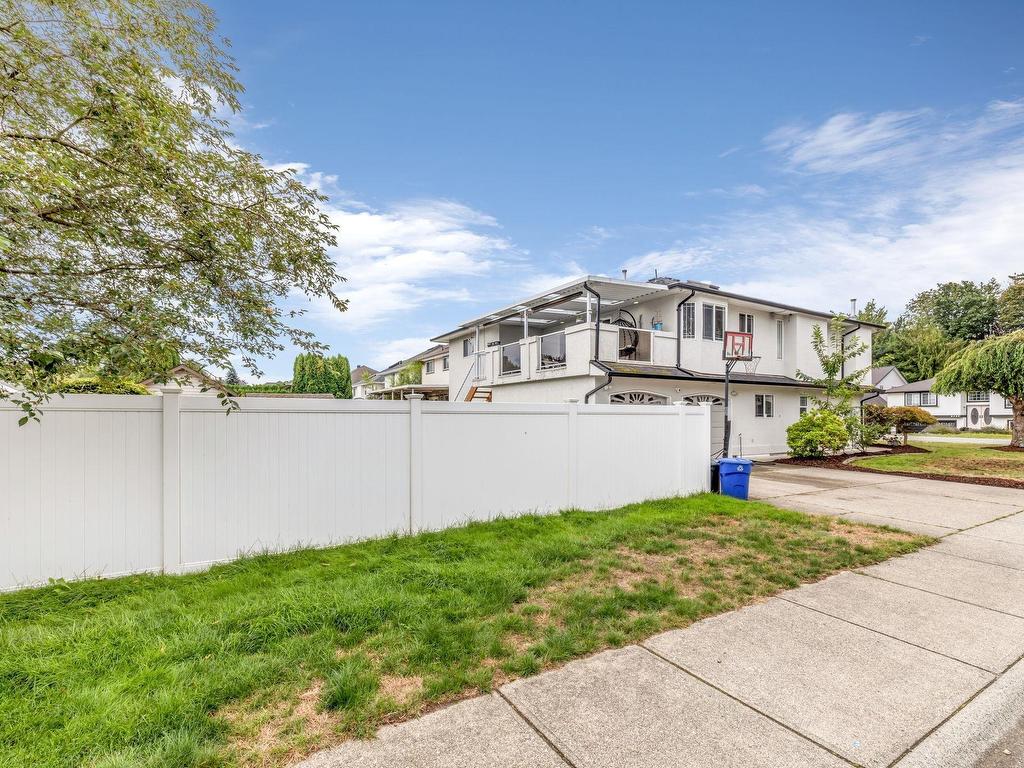 









8351


Miller

Crescent,
Mission,




BC
V2V 6H7

