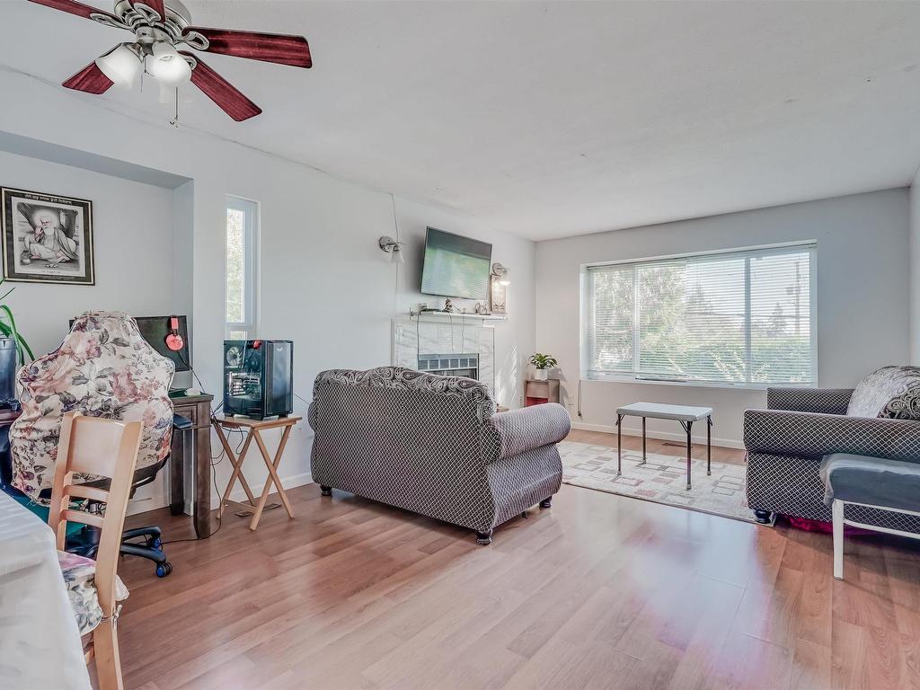 












6467 KING GEORGE BOULEVARD

,
Surrey,




BC
V3W 4Z4

