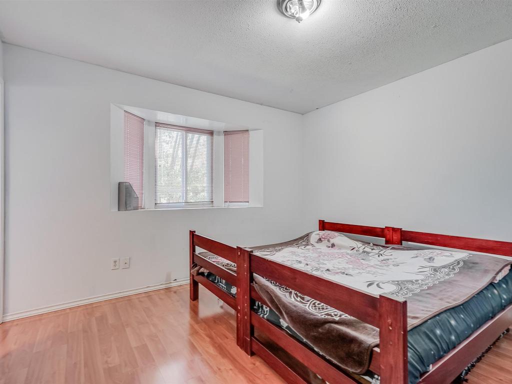 












6467 KING GEORGE BOULEVARD

,
Surrey,




BC
V3W 4Z4

