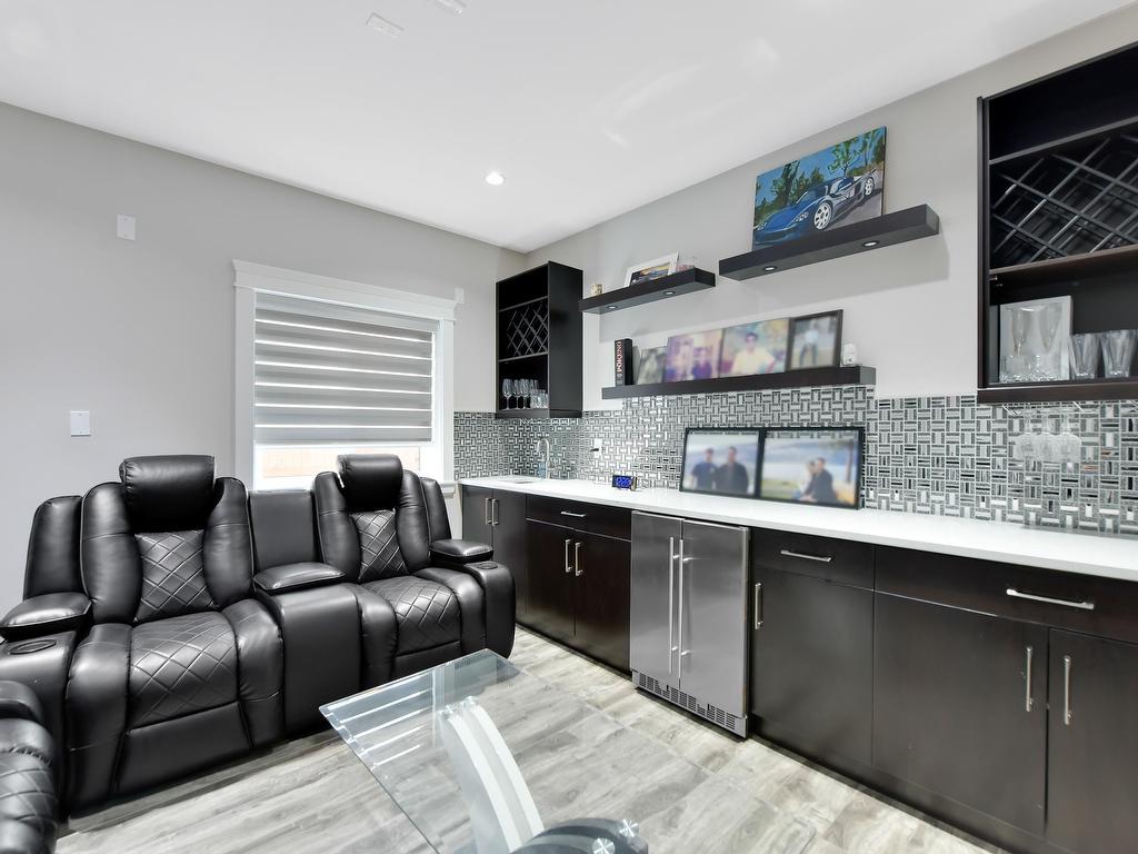 












10266 126 STREET

,
Surrey,




BC
V3V 5E7

