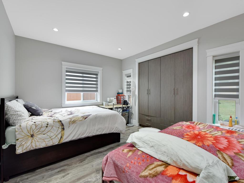 












10266 126 STREET

,
Surrey,




BC
V3V 5E7


