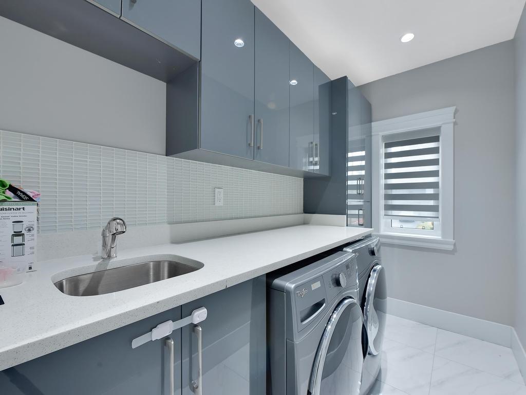 












10266 126 STREET

,
Surrey,




BC
V3V 5E7


