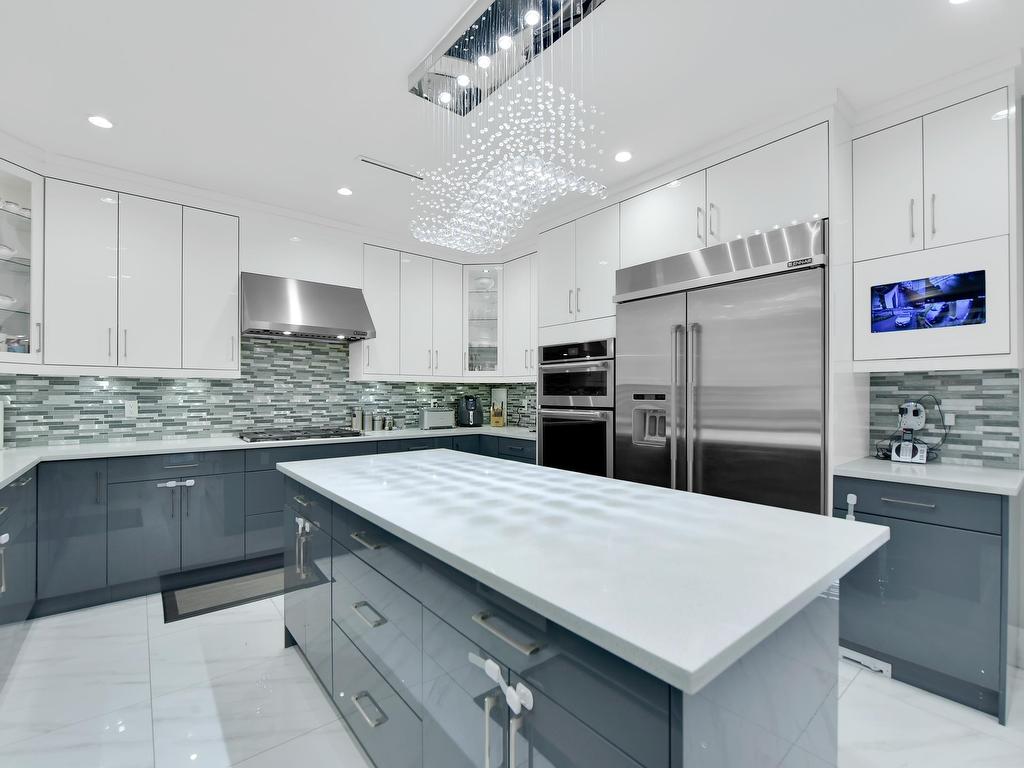 












10266 126 STREET

,
Surrey,




BC
V3V 5E7

