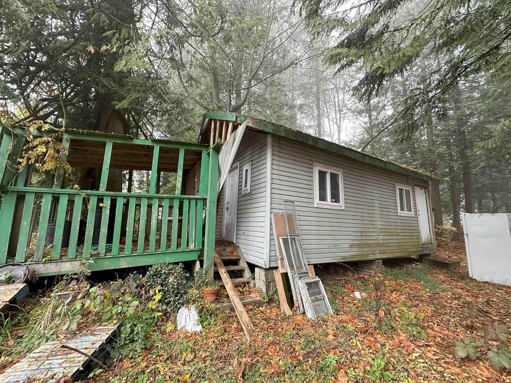 









17723


96

Avenue,
Surrey,




BC
V4N 4A9

