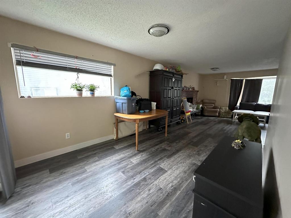 









17723


96

Avenue,
Surrey,




BC
V4N 4A9

