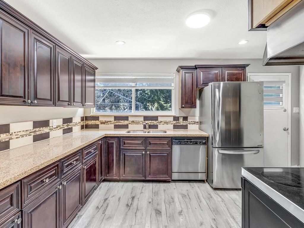 









15112


Dove

Place,
Surrey,




BC
V3R 4T5

