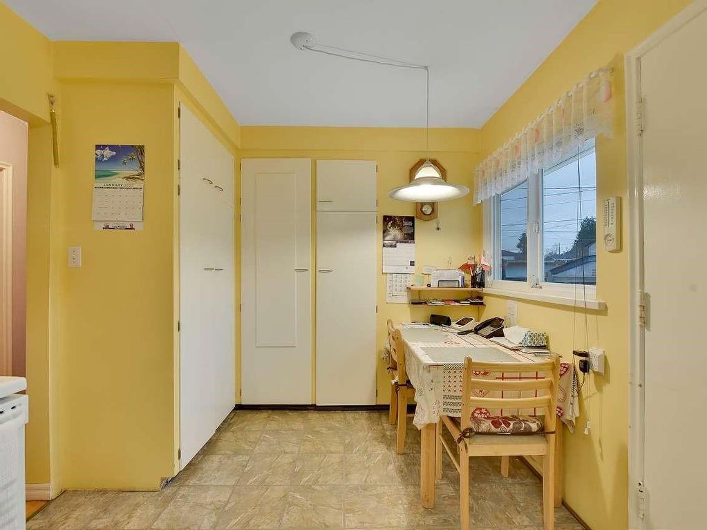 












11102 135A STREET

,
Surrey,




BC
V3R 3A4

