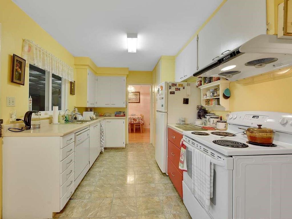 












11102 135A STREET

,
Surrey,




BC
V3R 3A4

