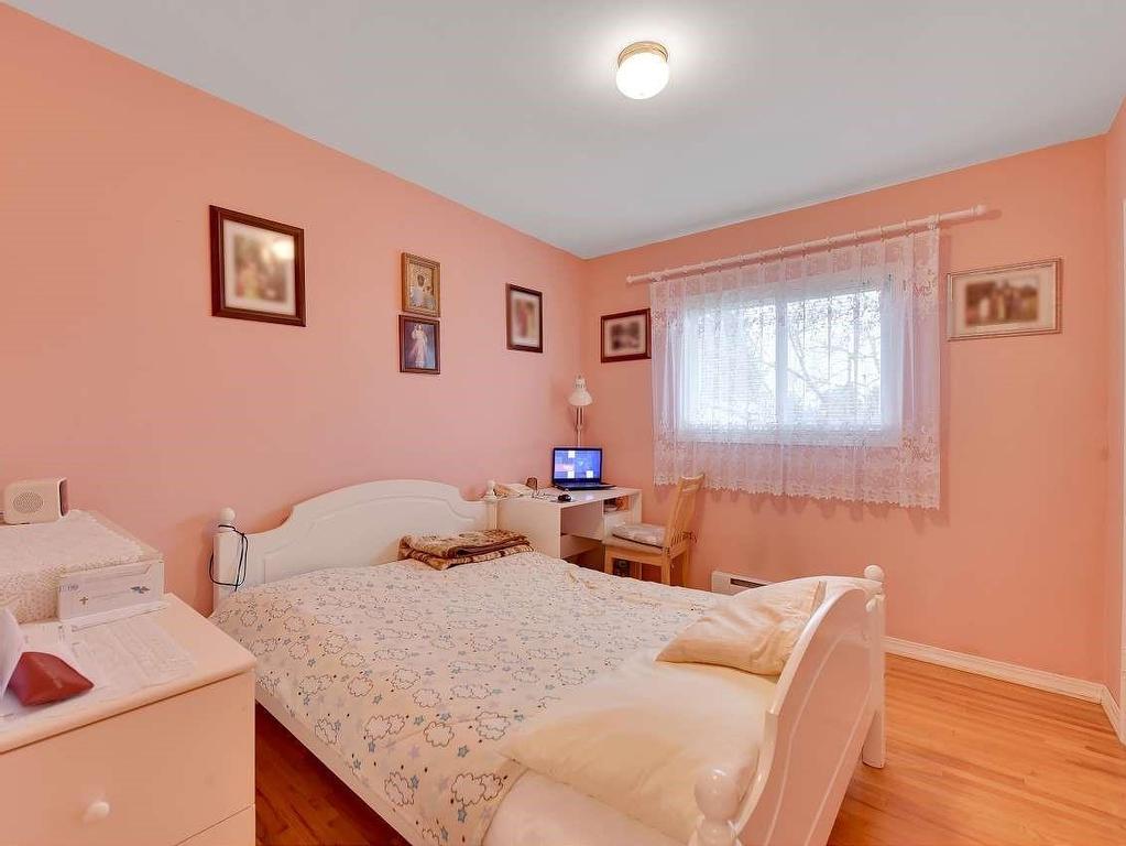 












11102 135A STREET

,
Surrey,




BC
V3R 3A4


