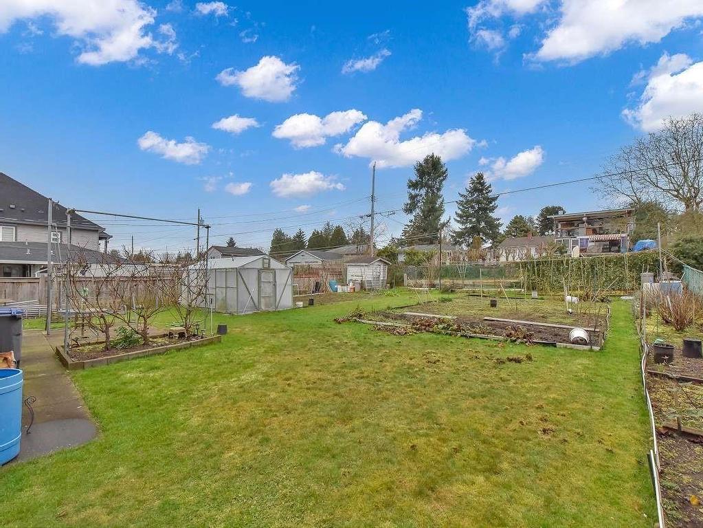 












11102 135A STREET

,
Surrey,




BC
V3R 3A4

