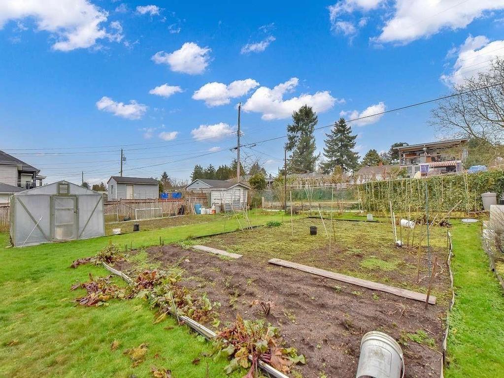 












11102 135A STREET

,
Surrey,




BC
V3R 3A4

