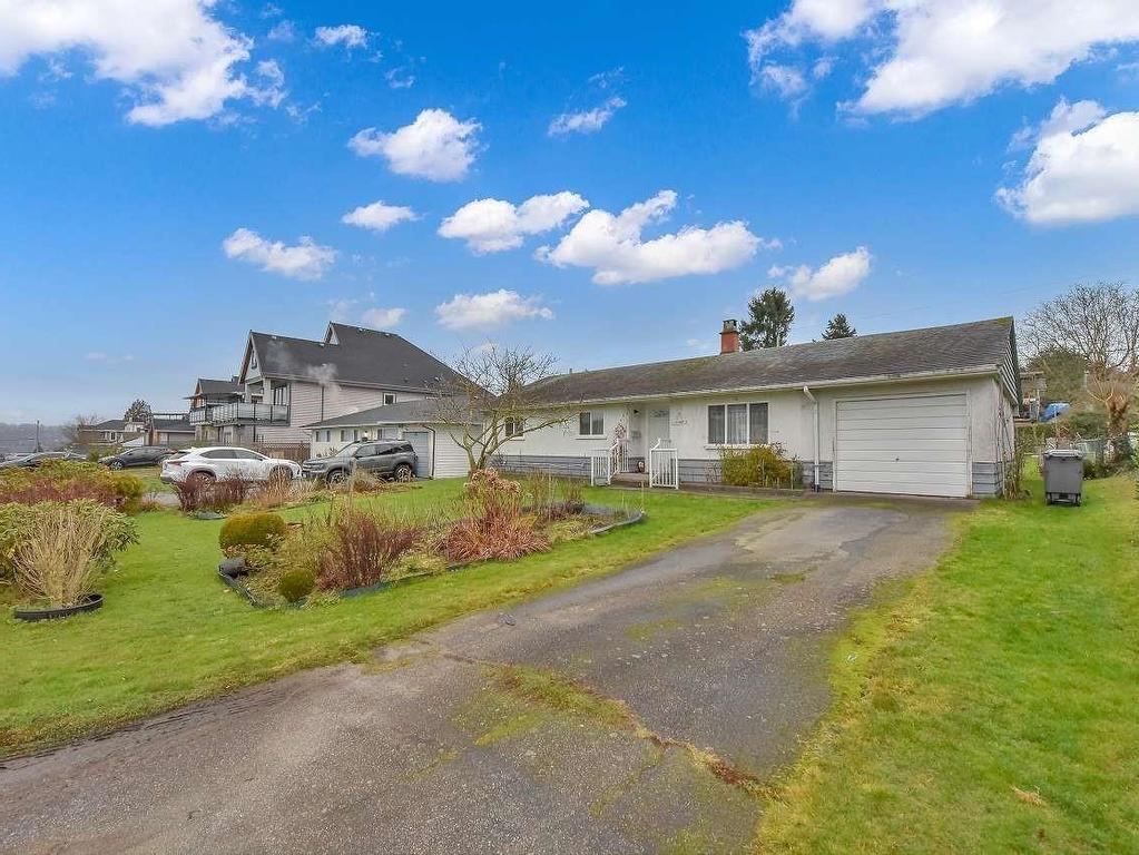 












11102 135A STREET

,
Surrey,




BC
V3R 3A4

