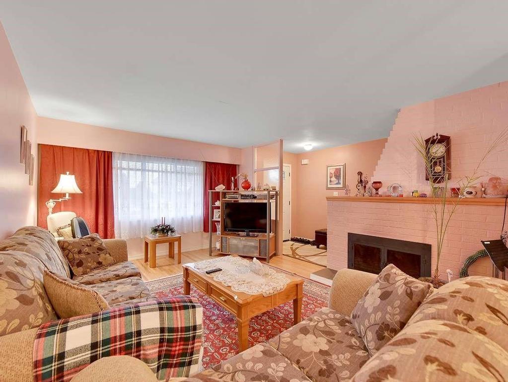 












11102 135A STREET

,
Surrey,




BC
V3R 3A4

