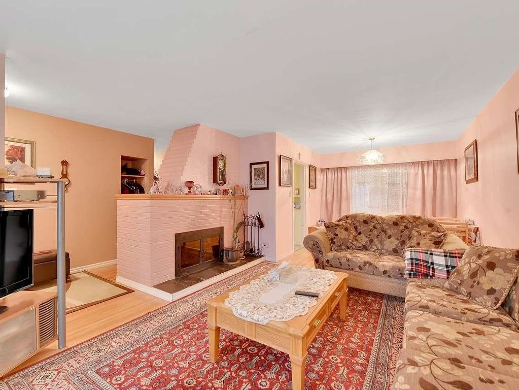 












11102 135A STREET

,
Surrey,




BC
V3R 3A4

