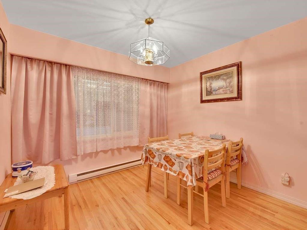 












11102 135A STREET

,
Surrey,




BC
V3R 3A4

