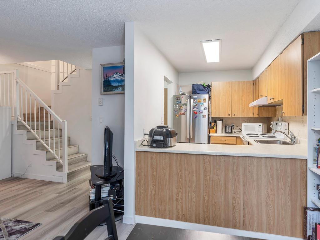 









7144


133b

Street, 209,
Surrey,




BC
V3W 8A4

