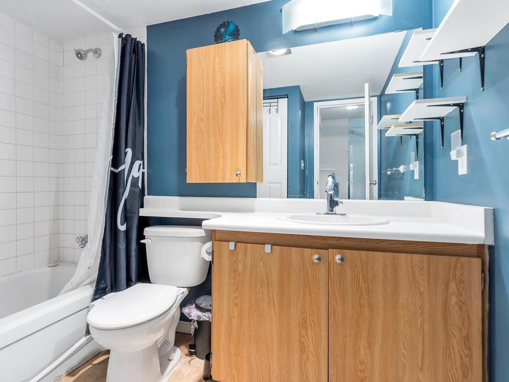 









7144


133b

Street, 209,
Surrey,




BC
V3W 8A4

