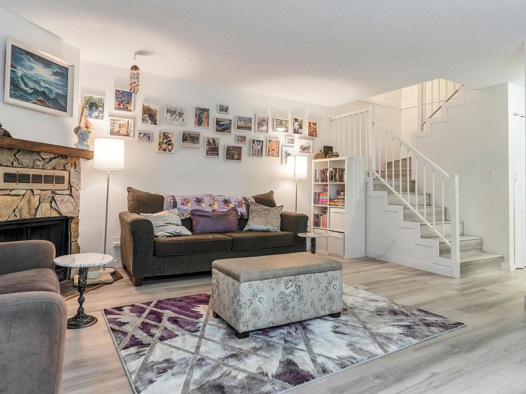 









7144


133b

Street, 209,
Surrey,




BC
V3W 8A4

