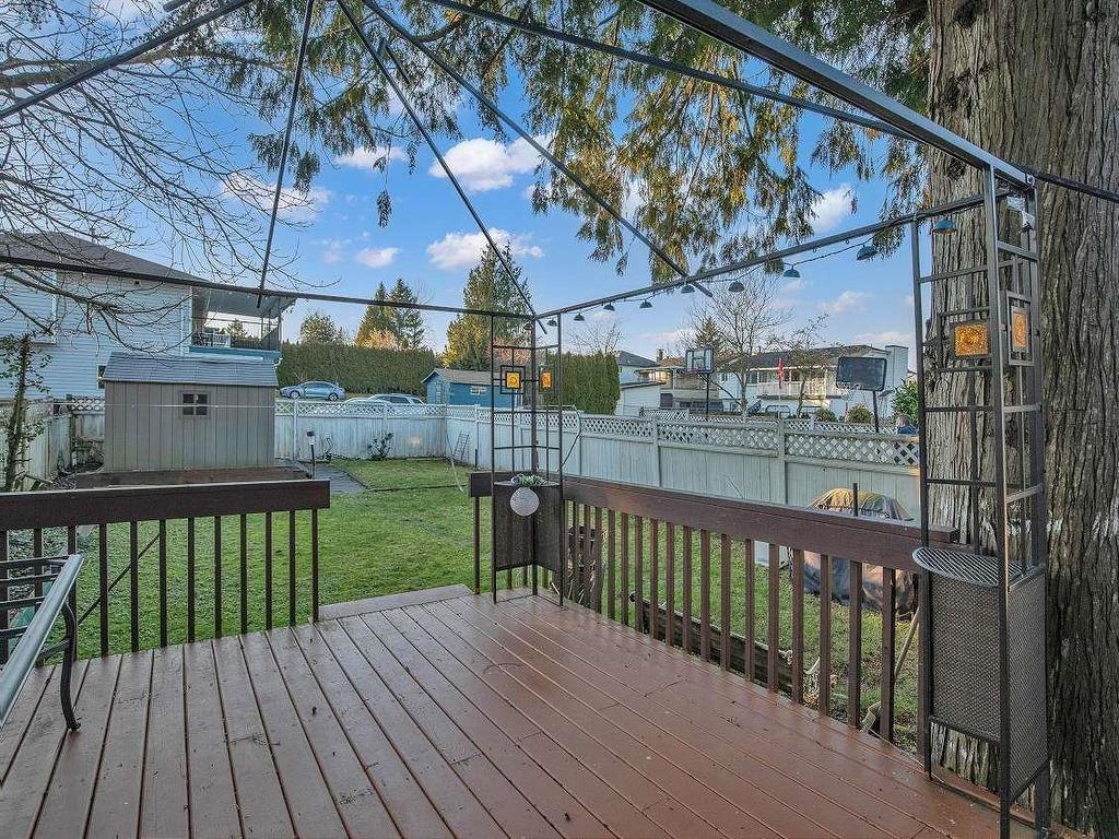 









8825


160

Street,
Surrey,




BC
V4N 2X8

