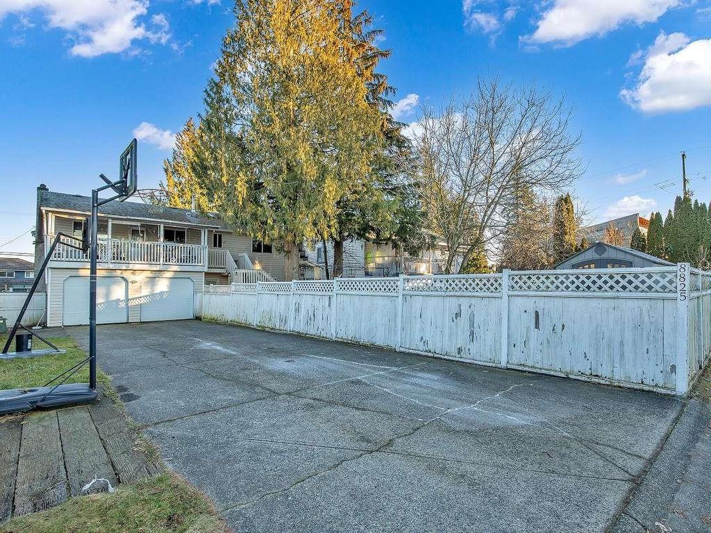 









8825


160

Street,
Surrey,




BC
V4N 2X8

