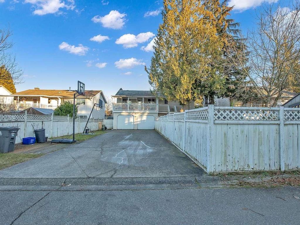 









8825


160

Street,
Surrey,




BC
V4N 2X8

