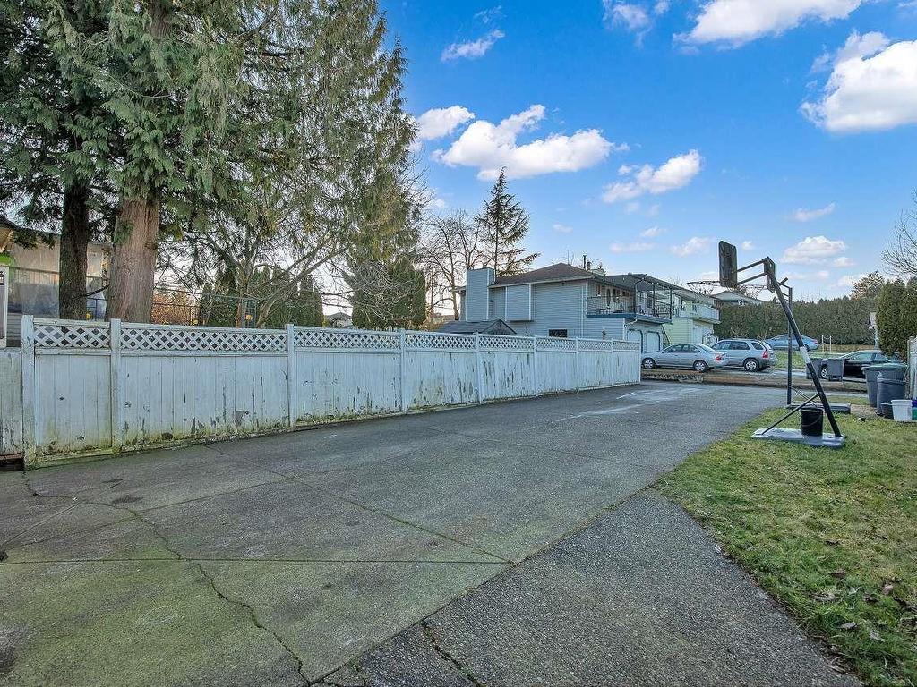 









8825


160

Street,
Surrey,




BC
V4N 2X8

