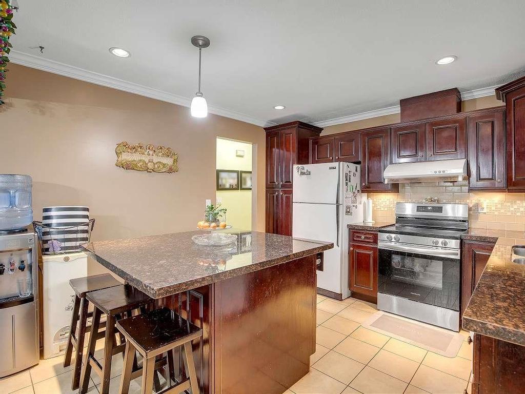 









8825


160

Street,
Surrey,




BC
V4N 2X8

