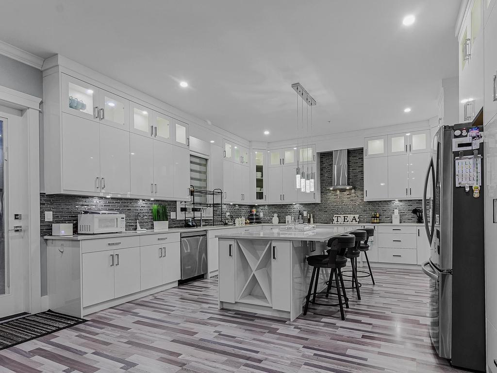 









33945


Tooley

Place,
Mission,




BC
V2V 0G5


