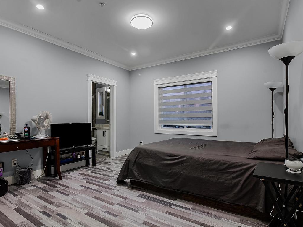 









33945


Tooley

Place,
Mission,




BC
V2V 0G5

