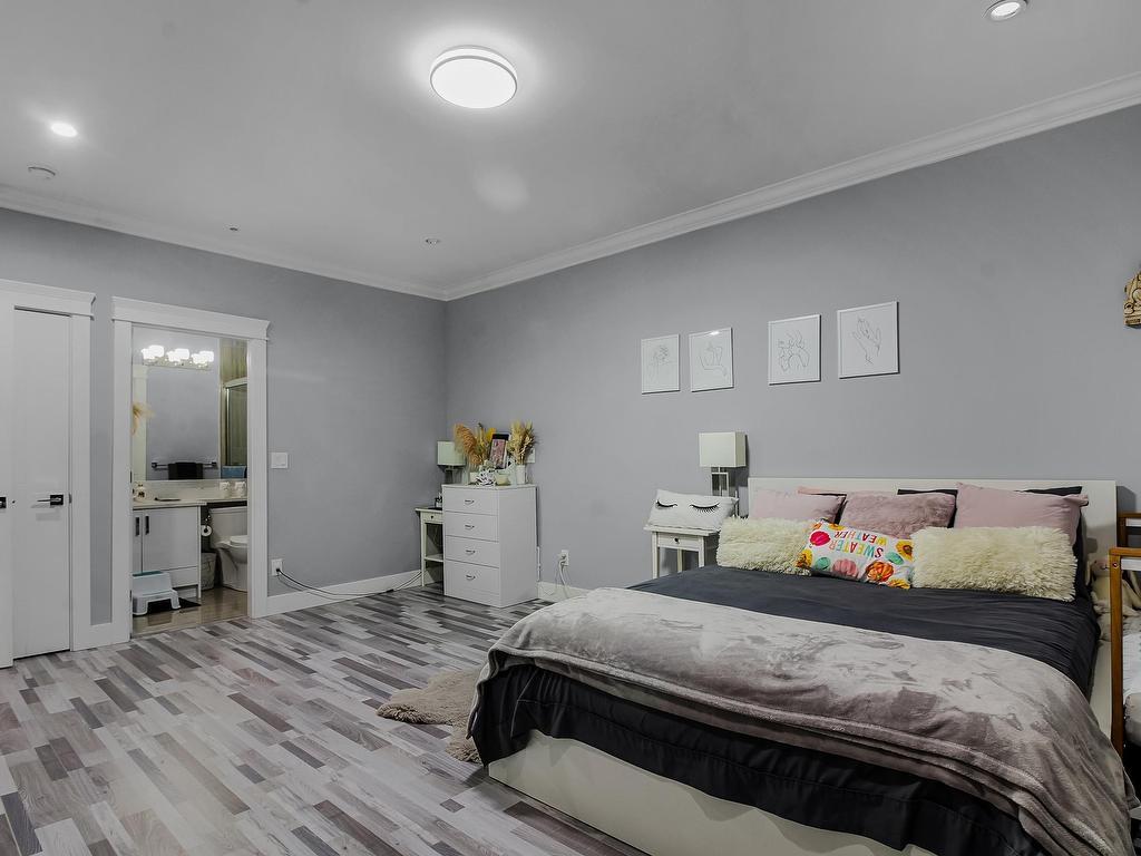 









33945


Tooley

Place,
Mission,




BC
V2V 0G5

