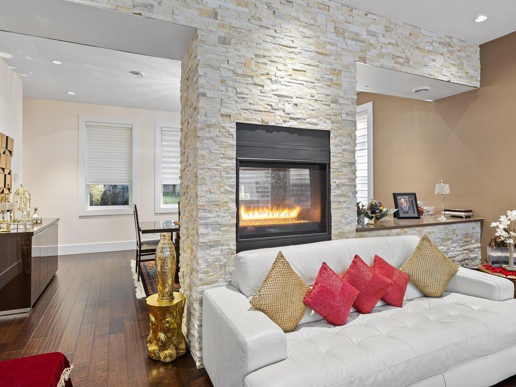 









2504


140

Street,
Surrey,




BC
V4P 2C6

