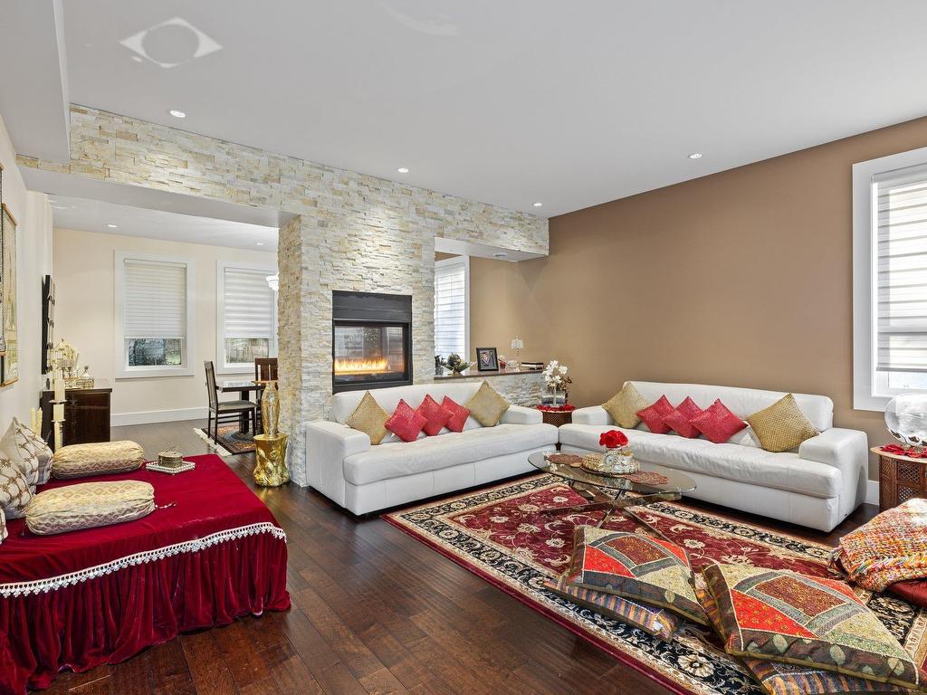 









2504


140

Street,
Surrey,




BC
V4P 2C6


