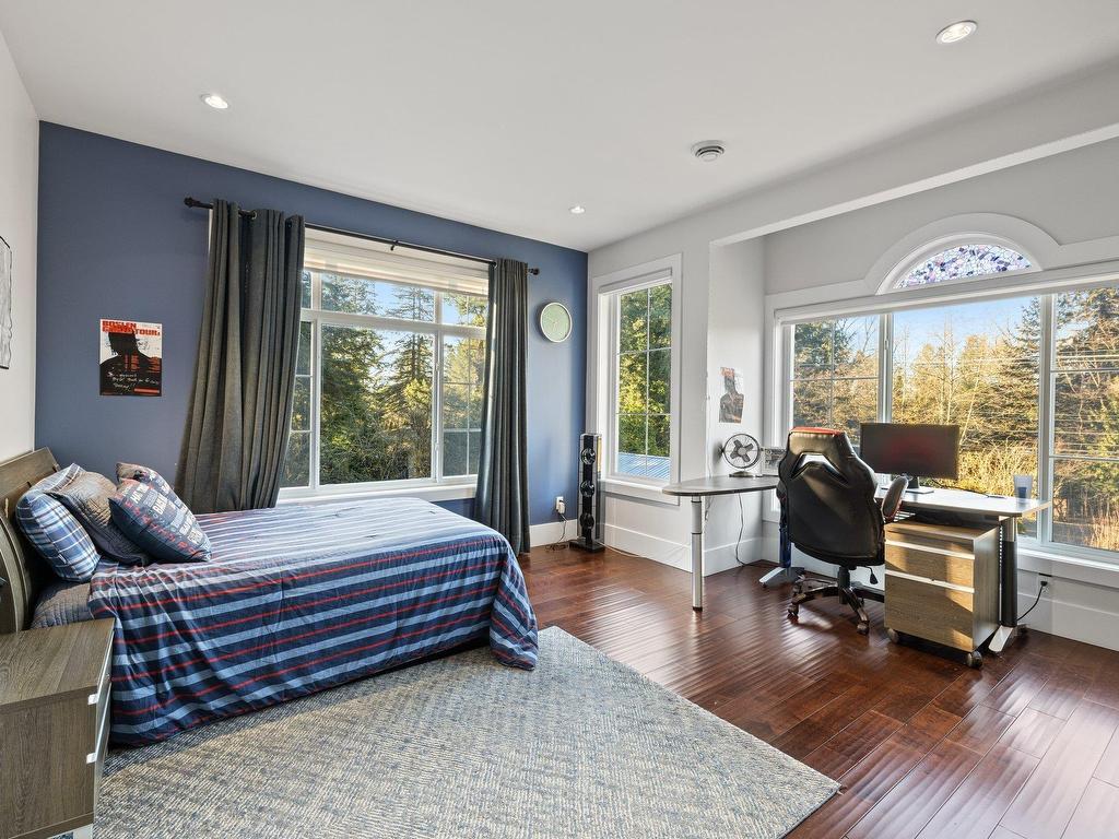 









2504


140

Street,
Surrey,




BC
V4P 2C6

