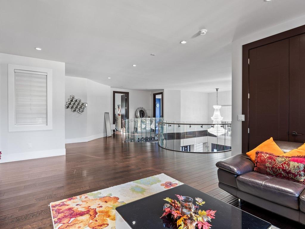 









2504


140

Street,
Surrey,




BC
V4P 2C6

