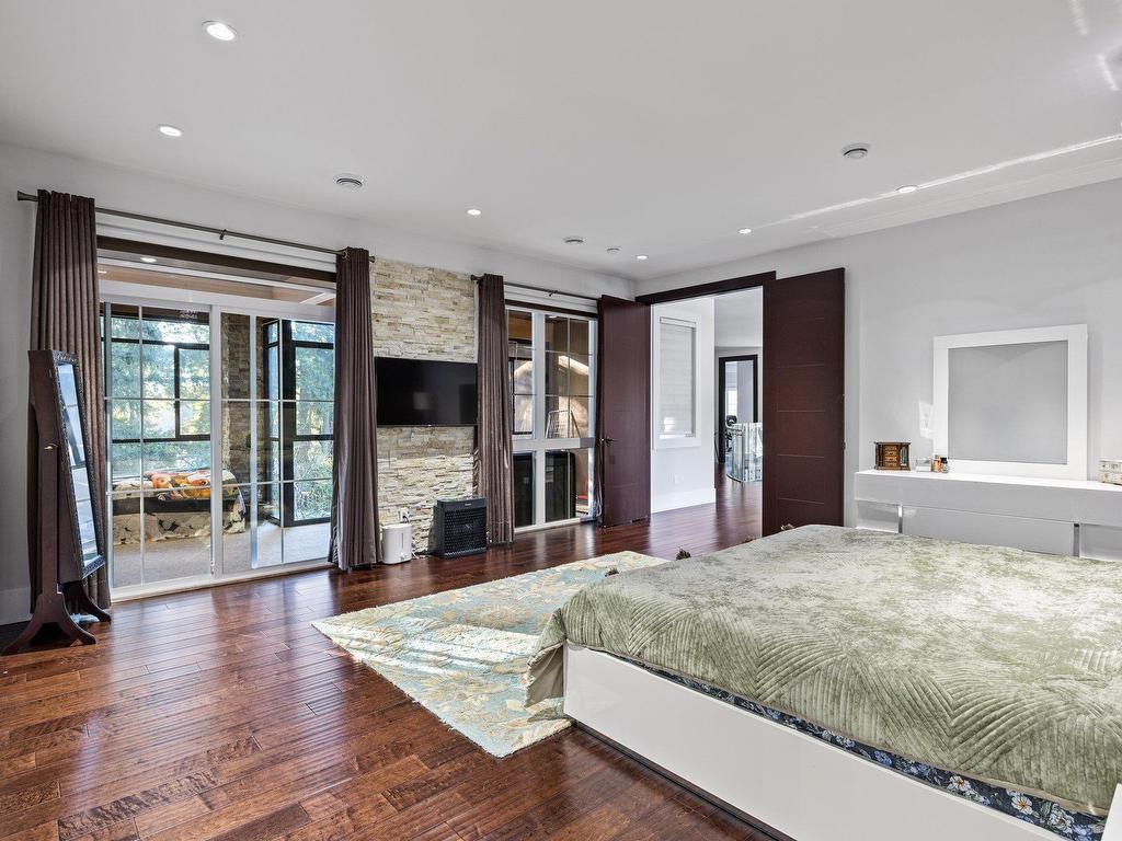 









2504


140

Street,
Surrey,




BC
V4P 2C6

