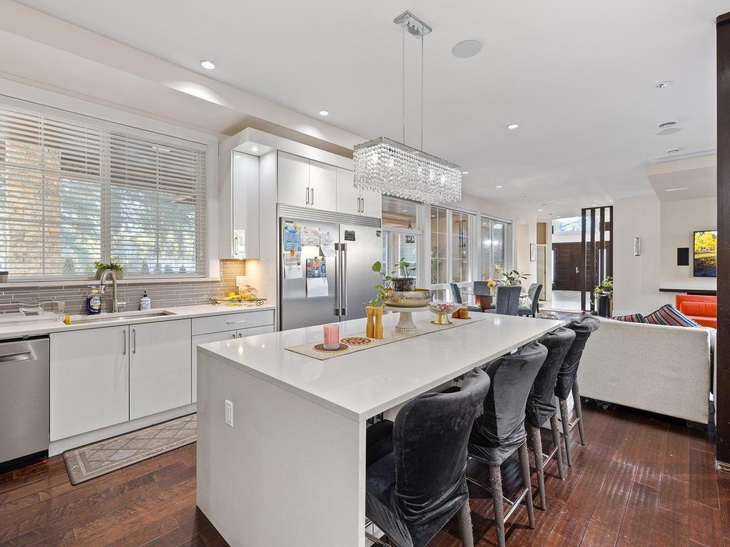 









2504


140

Street,
Surrey,




BC
V4P 2C6

