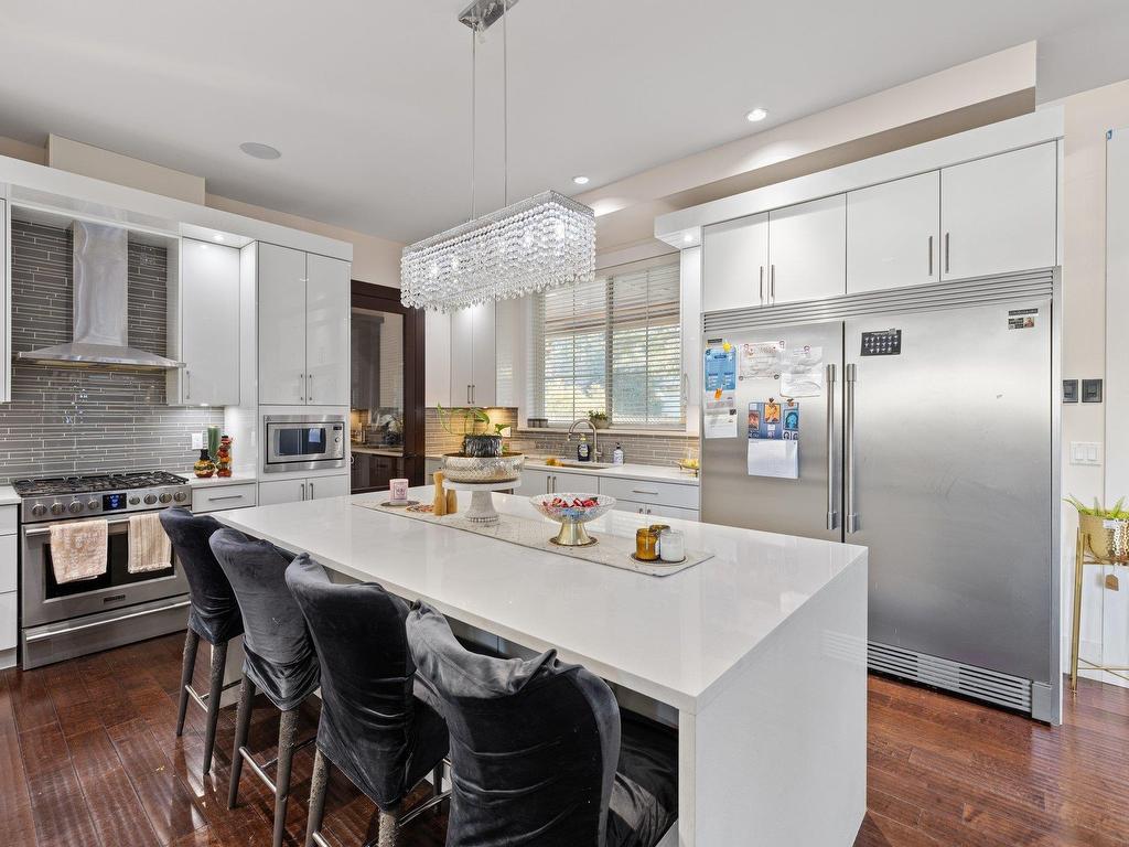 









2504


140

Street,
Surrey,




BC
V4P 2C6

