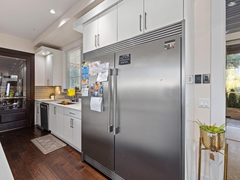









2504


140

Street,
Surrey,




BC
V4P 2C6

