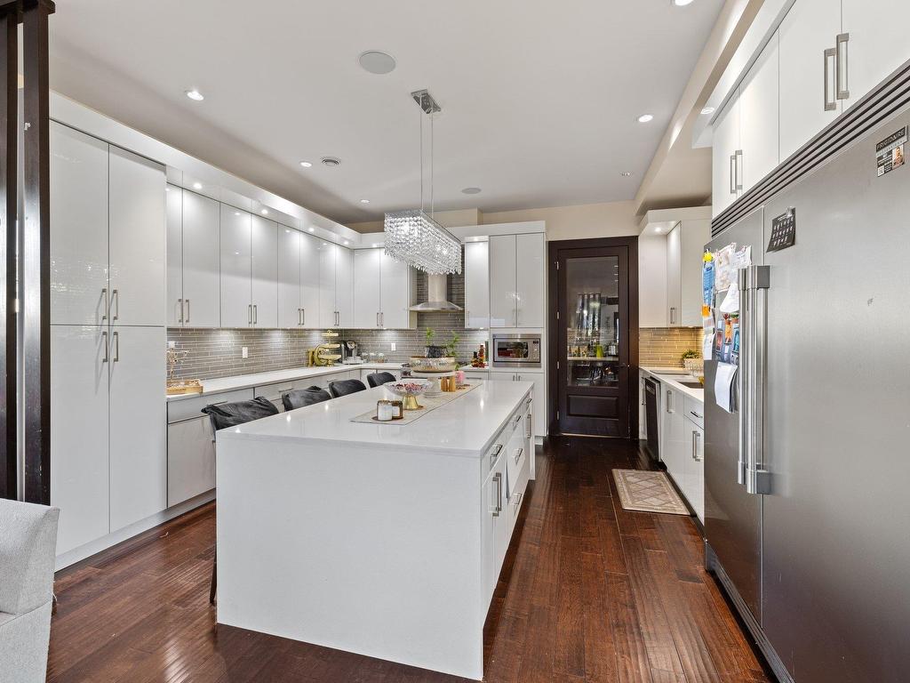









2504


140

Street,
Surrey,




BC
V4P 2C6

