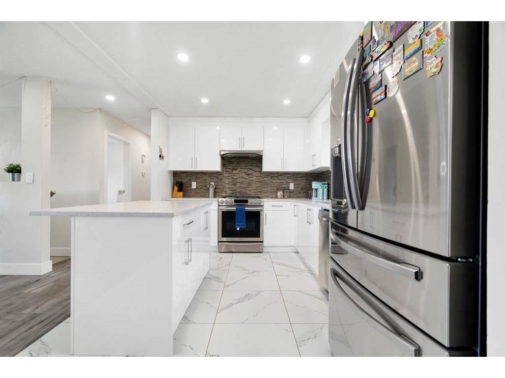 












5774 180 STREET

,
Surrey,




BC
V3S 4K8

