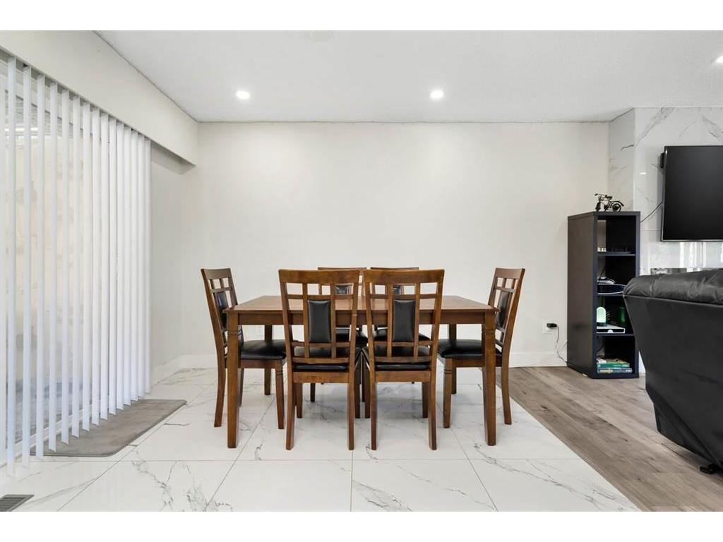 












5774 180 STREET

,
Surrey,




BC
V3S 4K8

