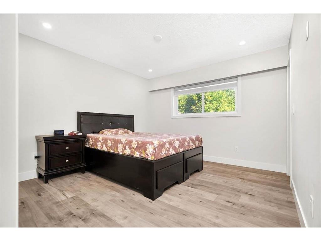 












5774 180 STREET

,
Surrey,




BC
V3S 4K8

